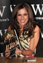 Girls_Aloud_signing_Dreams_That_Glitter_Waterstones_London_091008_57.jpg