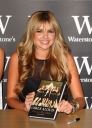 Имя файла=Girls_Aloud_signing_Dreams_That_Glitter_Waterstones_London_091008_70.jpg
Размер файла=91КБ
Размеры=432x600
Дата=Март 06, 2012 Girls_Aloud_signing_Dreams_That_Glitter_Waterstones_London_091008_70.jpg