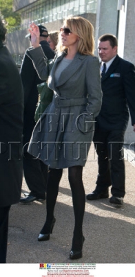 Girls_Aloud_visit_the_LWT_studios_in_London_241008_5.jpg