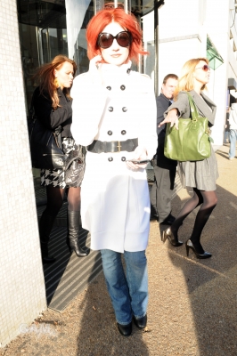 Girls_Aloud_visit_the_LWT_studios_in_London_24_10_08_28929.jpg