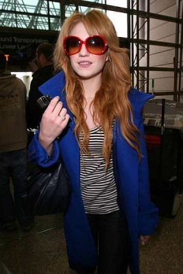 Kimberley2C_Cheryl___Nicola_seen_arriving_at_LAX_back_to_UK_19_02_08_2811329.jpg