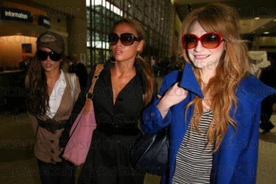 Kimberley_Cheryl__Nicola_arriving_at_LAX_to_return_to_UK_190208_129.jpg