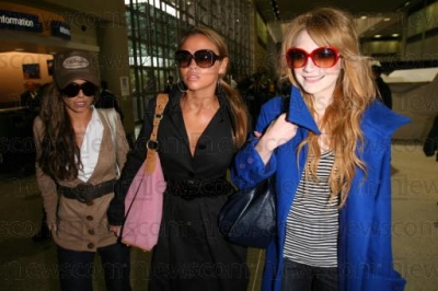Kimberley_Cheryl__Nicola_arriving_at_LAX_to_return_to_UK_190208_130.jpg
