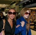 Kimberley2C_Cheryl___Nicola_seen_arriving_at_LAX_back_to_UK_19_02_08_2810729.jpg