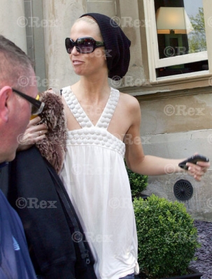 Nadine2C_Sarah_and_Cheryl_leaving_Hotel_De_Vere2C_Glasgow_08_05_08_28929.jpg