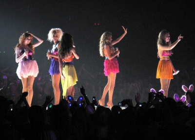 Tangled_Up_Tour_-_Odyssey_Arena_Belfast_Ireland_030508_8.jpg