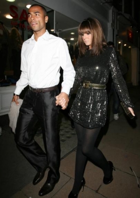 Arriving_at_the_white_room_fundraiser_at_flawlessnco_-_8_11_07_12.jpg