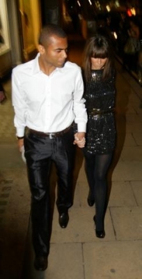Arriving_at_the_white_room_fundraiser_at_flawlessnco_-_8_11_07_19.jpg