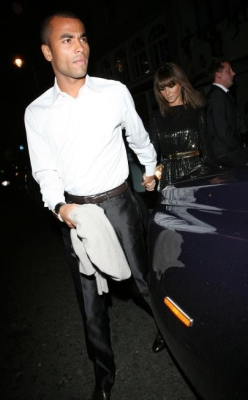 Arriving_at_the_white_room_fundraiser_at_flawlessnco_-_8_11_07_23.jpg