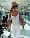 Cheryl_arriving_in_London_from_LA_-_5_10_07_11.jpg