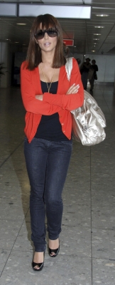 Cheryl_departing_Heathrow_airport_for_LA_-_25_09_07_9.jpg