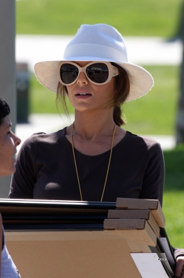 Cheryl_out_and_about_in_LA_01_10_07_289629.jpg