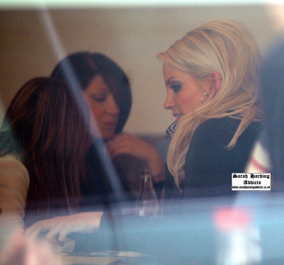 Girls_Aloud_Having_Lunch_At_Wagamama_and_shopping_in_Camden_23_02_05_28729.jpg