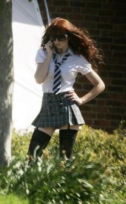 Girls_Aloud_on_the_set_of_St__Trinians2C_Dorset_19_04_07_283129.JPG