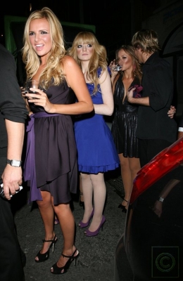 Girls_Aloud_at_Sketch_Nightclub_in_London_171007_6.jpg