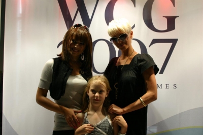 i31_LAN_Gaming_Exhibition-_Sarah_and_Cheryl_120807_32.jpg