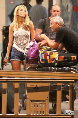 Sarah_Harding_arriving_at_the_airport_in_Ibiza_01_07_12_281029.jpg