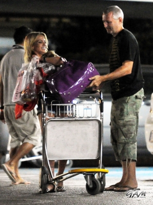 Sarah_Harding_arriving_at_the_airport_in_Ibiza_01_07_12_281729.jpg