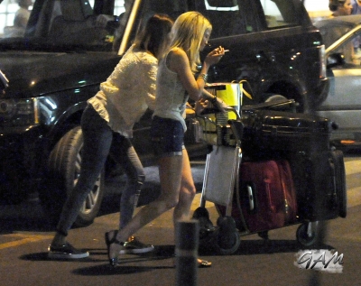 Sarah_Harding_arriving_at_the_airport_in_Ibiza_01_07_12_282629.jpg