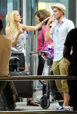 Sarah_Harding_arriving_at_the_airport_in_Ibiza_01_07_12_283329.jpg
