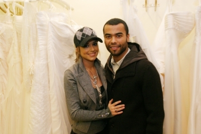 Brides_boutique_bournmaith_1__2006__2.jpg