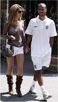 Cheryl_and_Ashley_walking_in_Baden_Baden_010706_55.jpg
