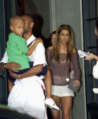 Cheryl_and_Ashley_walking_in_Baden_Baden_010706_28.jpg