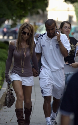 Cheryl_and_Ashley_walking_in_Baden_Baden_010706_30.jpg
