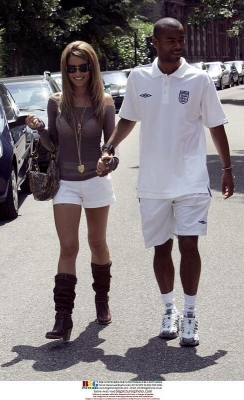 Cheryl_and_Ashley_walking_in_Baden_Baden_010706_42.jpg