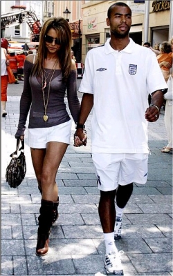 Cheryl_and_Ashley_walking_in_Baden_Baden_010706_56.jpg