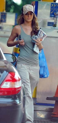 Cheryl_at_a_Petrol_Station_070706_7.jpg