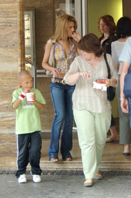 Cheryl_Tweedy_going_to_Mc_Donalds_Germany_240606_14.jpg