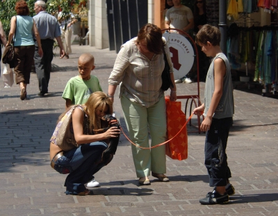 Cheryl_Tweedy_going_to_Mc_Donalds_Germany_240606_26.jpg