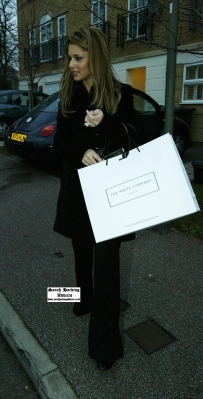 Girls_Aloud_go_to_Kims_house2C_leave_with_Xmas_Presents_19_12_06_281229.jpg
