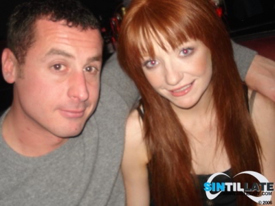 Nicola_and_Carl_At_Newz_Bar_211206.jpg