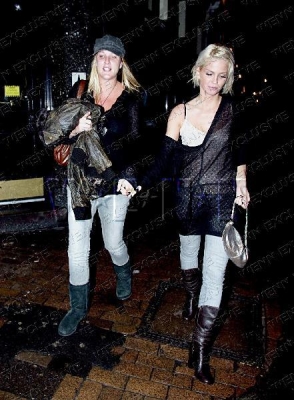 Sarah__A_Friend_Party_In_Soho_291106_4.jpg