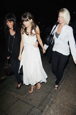 Sarah_and_Charley_Webb_leaving_Grosvenor_Hotel_15_03_06_282529.jpg