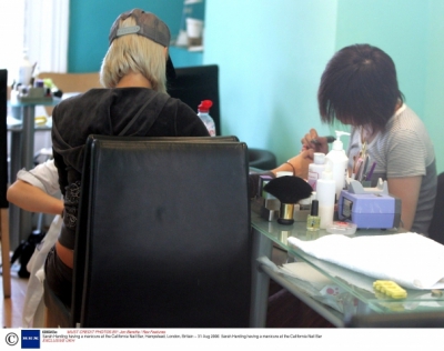 Sarah___Her_Mum_Visiting_Nail_Salon_31_08_06_282029.jpg