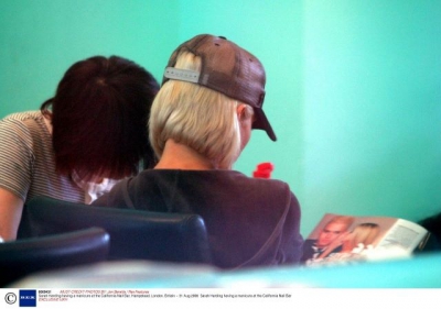 Sarah___Her_Mum_Visiting_Nail_Salon_31_08_06_282129.jpg