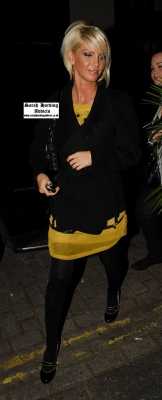 Sarah_Harding_at_the_Arsenal_Football_Team_Christmas_party_20_12_06_281429.jpg
