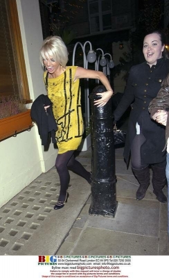 Sarah_Harding_at_the_Arsenal_Football_Team_Christmas_party_20_12_06_282829.jpg