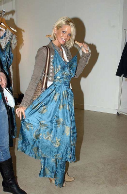 Sarah_Harding_shopping_at_Trafford_Centre2C_Manchester_20_04_06_282129.jpg