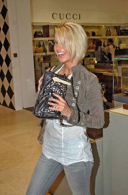 Sarah_Harding_shopping_at_Trafford_Centre2C_Manchester_20_04_06_283329.jpg