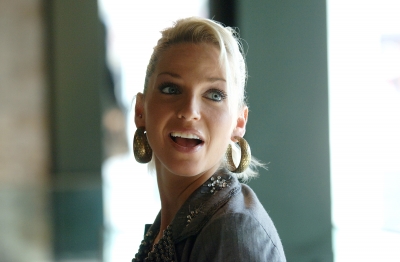 Sarah_Harding_shops_at_All_Saints_10_08_06_282829.jpg