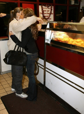 Visiting_local_fish__chip_shop_-_231206_18.jpg