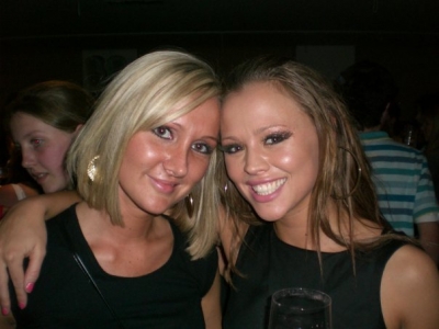 Girls_Aloud_Backstage_with_Ashleys_Brother___wife_26_05_07_28529.JPG