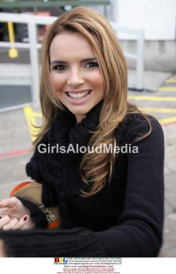 Cheryl_Kimberley_and_Nadine_leaving_Paul_OGrady_studios_071205_4.jpg