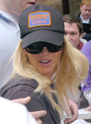 Girls_Aloud_In_Manchester_Leaving_Hotel_19200505_21.jpg