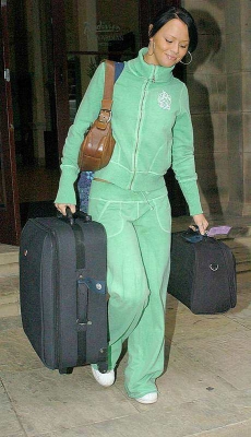 Girls_Aloud_In_Manchester_Leaving_Hotel_19200505_38.jpg