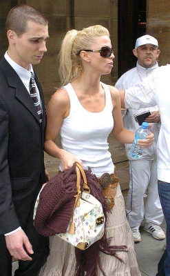 Girls_Aloud_In_Manchester_Leaving_Hotel_19200505_53.jpg